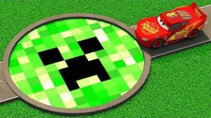 ✅ Машинки против портала Minecraft 😱 Что случится дальше? 🚗🟩 Мультики для детей