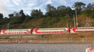 Электровоз 2ЭС4к с пассажирским