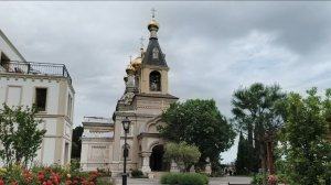 Перед Троицей зашла в храм ⛪.Розы 🌹🌹🌹.
