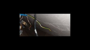 Установил новые розетки и проходные переключатели в изголовье кровати.
