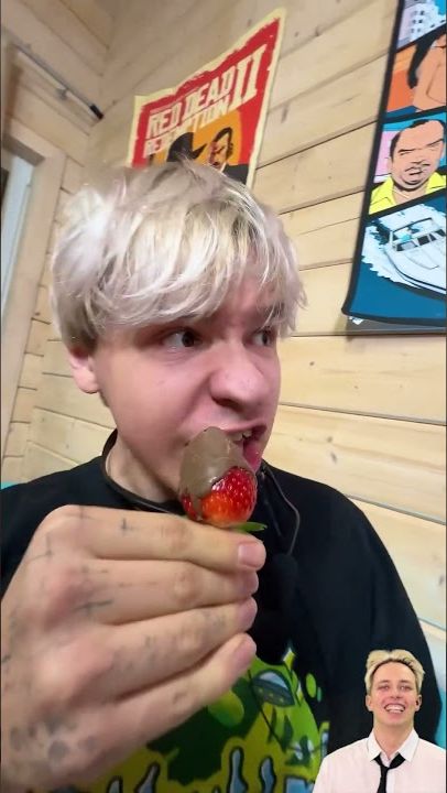 УГОВАРИВАЮ СВОЕГО ДРУГА ПОПРОБОВАТЬ ШОКОЛАД🍫😬