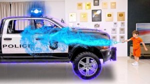 Дети изучают названия и звуки автомобилей