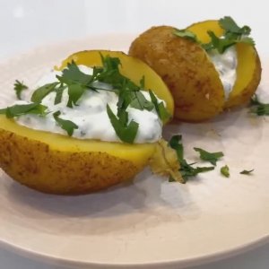 Картошка с сметанно-чесночным соусом 😌