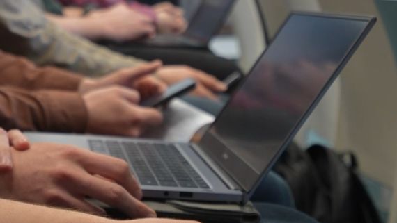 Ярославские студенты «Школы 21» защитили десятки IT-проектов смотреть онлайн