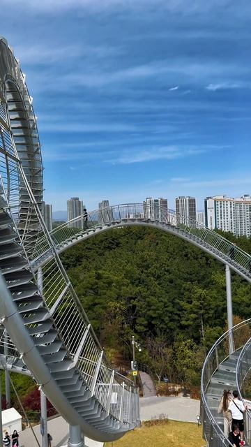 Космическая прогулка - аттракцион в Корее