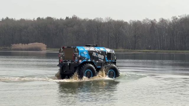 Полноприводный внедорожник-амфибия SHERP смотреть онлайн