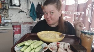 мукбанг/обжерыч спагетти с кабочковай икрой/
