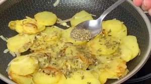 2 картошки, 2 яйца! Быстрый и простой рецепт. Это самая вкусная картошка, которую я ела!