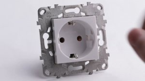 Розетки Schneider Electric Unica New с быстрозажимными клеммами