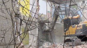 Продолжаем наблюдать за сносом домов в жилгородке верхней части города Семилуки_ 07.11.2020