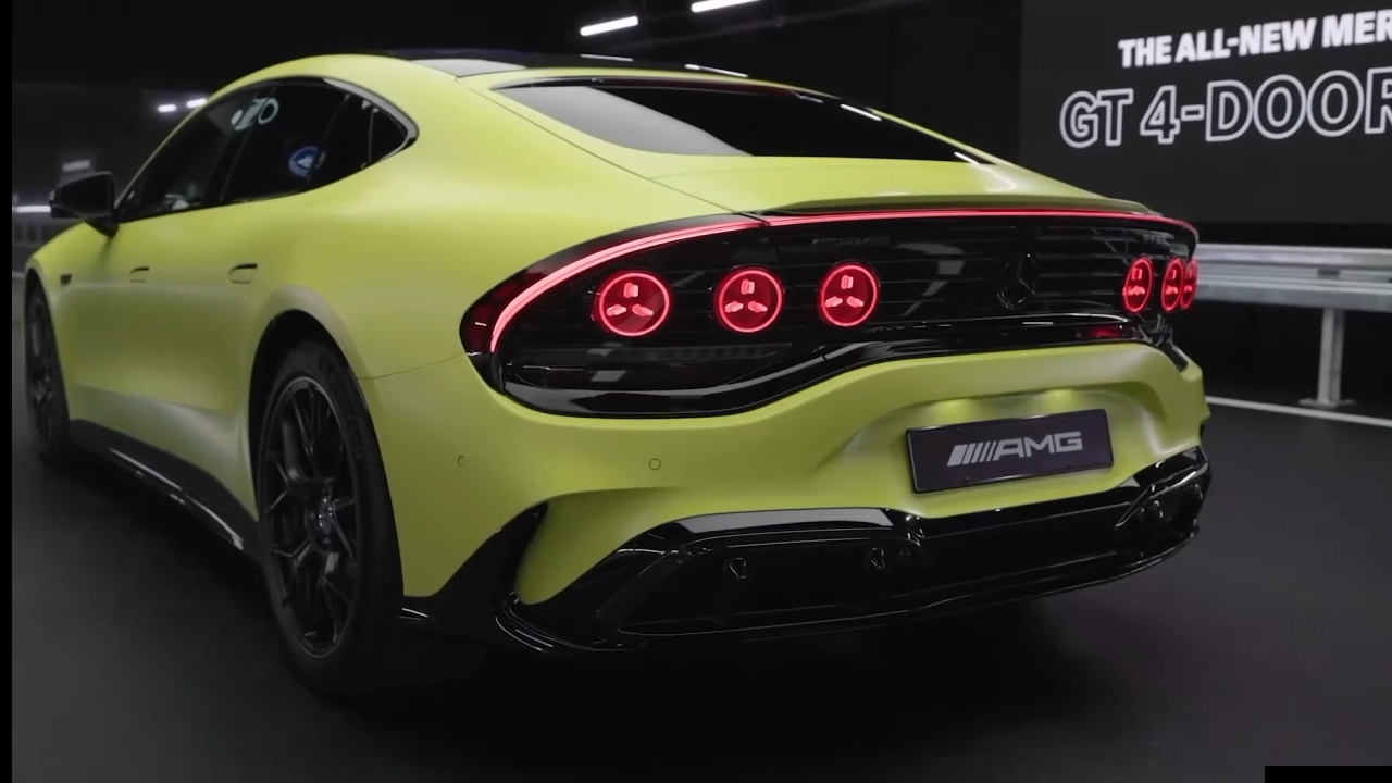 Mercedes-AMG GT 63, 4-х дверное купе в цвете Sunny Lime Magno. Видеообзор