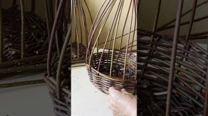 Плетение корзины из прута