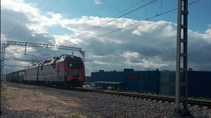 Электровоз 2ЭС4К-004 «Дончак» с грузовым поездом на перегоне Предпортовая-Среднерогатская