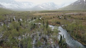 Прогулка на каяке по затопленной пойме реки Вудъяврйок в Хибинах