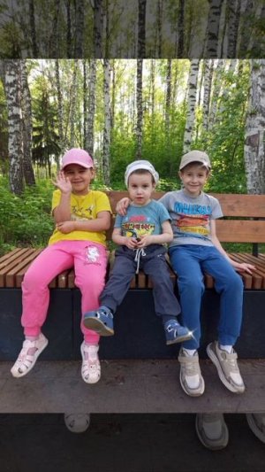 «В каждом детском взгляде — целый мир. Берегите его, наполняйте любовью. „Маленькое счастье“ .