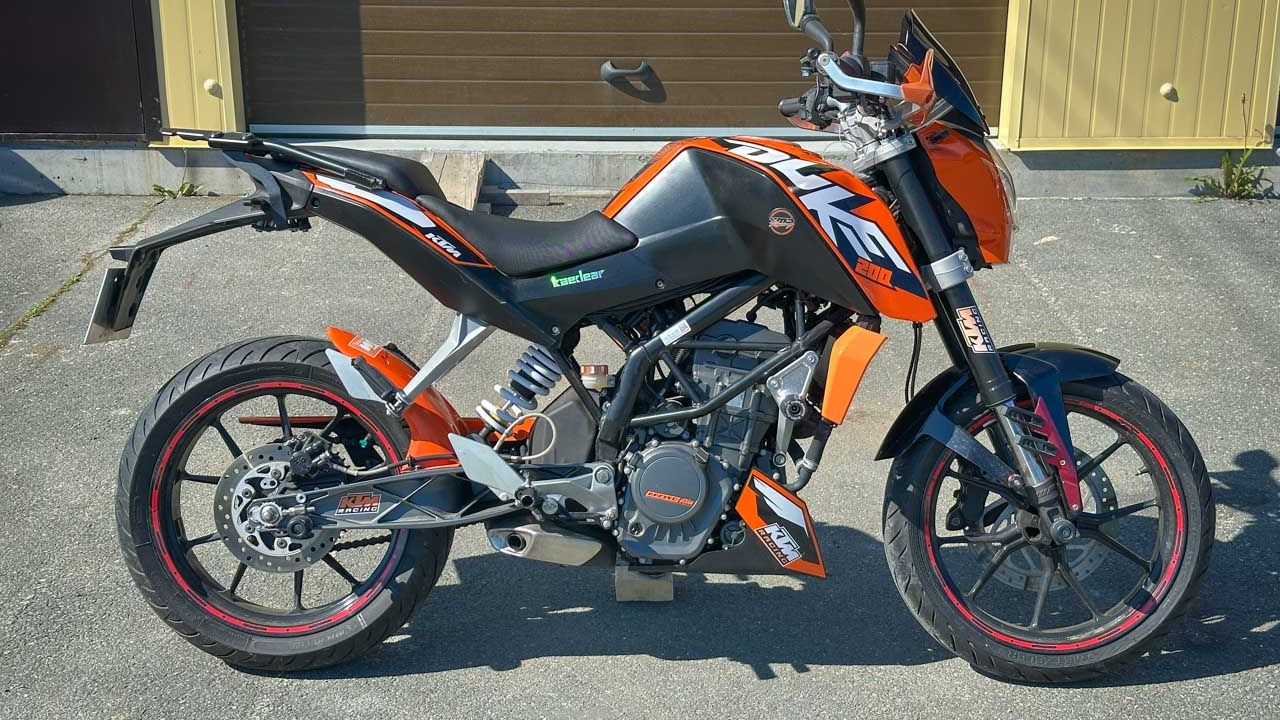 KTM 200 DUKE - VBKJUC4G6CC017288 смотреть онлайн