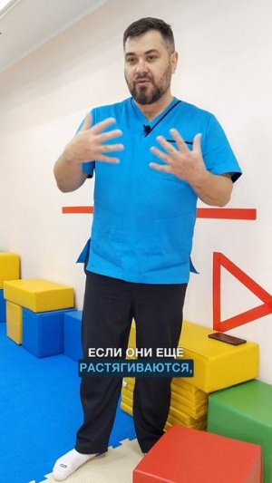 Ребенок косолапит: когда можно помочь