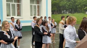 Последний звонок 2026. Небо плачет. Эпично.