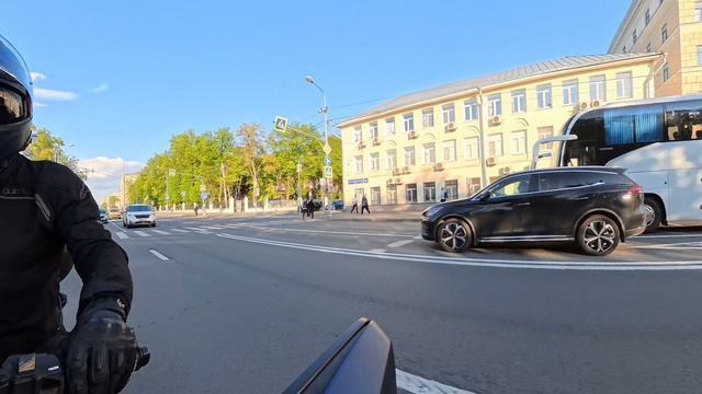 По Москве на мотоцикле смотреть онлайн