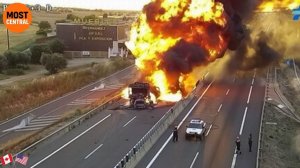 Когда скорость становится глупой# жестокие настоящие автокатастрофы и мгновенная карма