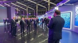 Главы делегаций государств – участников Евразийского экономического форума осмотрели выставку 28 мая