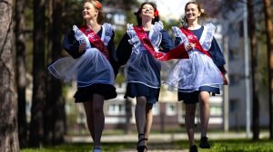 Прощай школа! Кем хотят стать югорские выпускники после экзаменов?