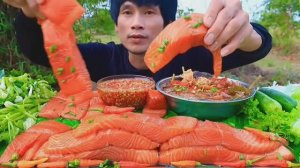 #МУКБАНГ🍲Том ям, маринованый лосось с перцем чили и свежими овощами!🥬 АСМР ЕДА НА КАМЕРУ ОБЖОР