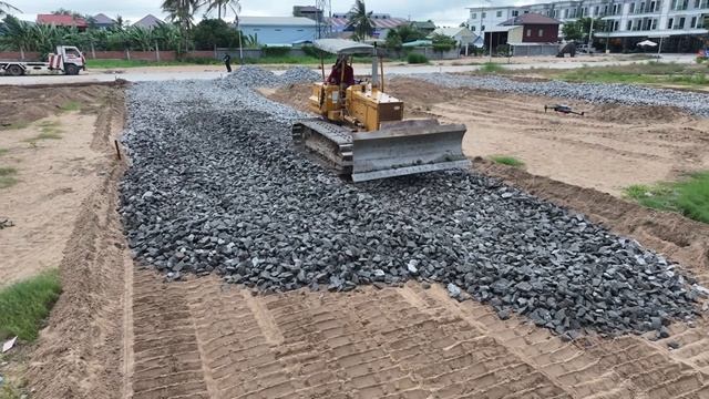 Extreme Teamwork! Dump Trucks Building a Stone Road Right Through a Deep Pond смотреть онлайн