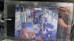 Момент удара автобуса о столб в Красноярске попал на камеру внутри салона: видео.
