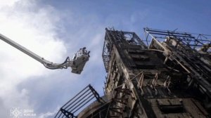 Киев - новый дизайн торгового центра от российских ВКС.  Сейчас такая индустриальная отделка в моде.