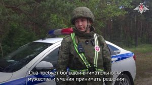 Инспекторы ВАИ поздравили водителей-военнослужащих