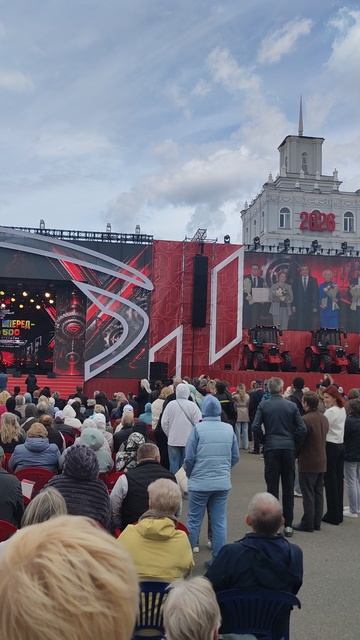 80 лет МТЗ Беларусь! 🚜🎉 С юбилеем, легендарный завод! #Shorts