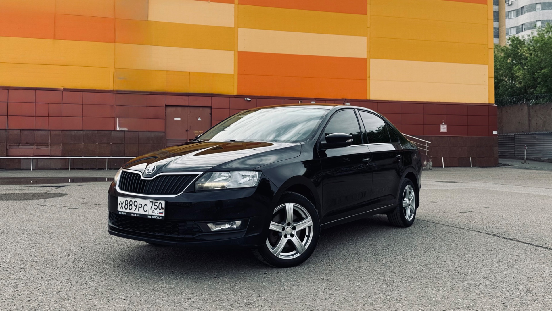 Skoda Rapid Black😎