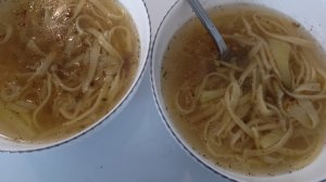 Без приключений жить не можем! Заготовила лапшу на яйцах))