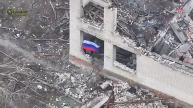 _ХРОНИКИ_СВО_Российский_Су_34_атакует_27_украинских_танков смотреть онлайн