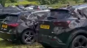 😂Цистерну говна на люксовые авто,вылил британский фермер за то что парковались на его поле 🤣