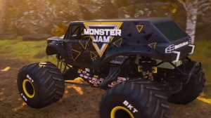 Монстр Траки на трассе! Гонки на больших машинах. Игра Monster Jam Showdown