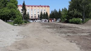 Благоустраивать первую очередь Петровского бульвара продолжают в Бийске (Бийское телевидение)