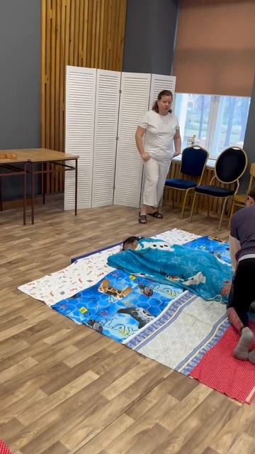 Ты всё время держишь себя. А если попробовать по-другому?