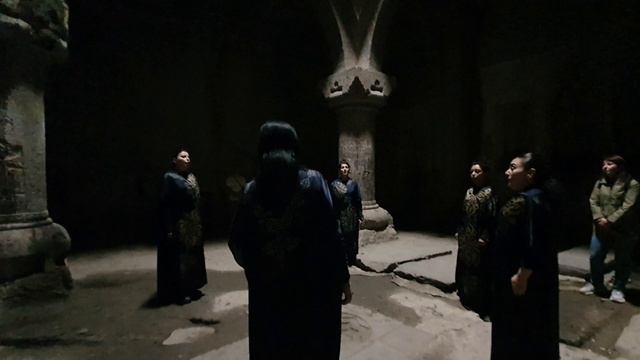 Хор. Армения. Монастырь Гегард. смотреть онлайн