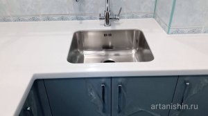 stoleshnica-akrilovyj-kamen-Grandex-D314-podstolnaya-mojka-nakladnoy-plintus
