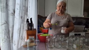 Пашут огород большой/ Марта на прогулке/ сею