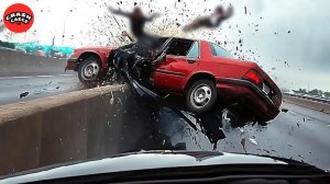 155 сумасшедших автомобильных аварий, совершенных идиотами с мгновенной кармой, невероятной, если ее