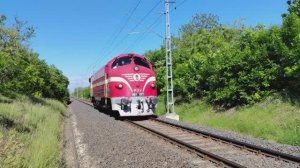 Приветливый машинист, тепловоз M61.017 следует резервом