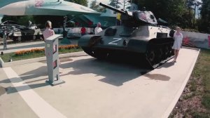 Осмотрели парк военной техники...