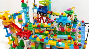 Умопомрачительный забег с шариками LEGO Duplo / Пожарная машина, полицейская машина и поезд