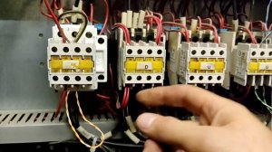 Отис MCS 220. Не включает пускатель.