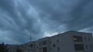 Interesting cloud formation. Интересные облака + китайский фонарик.