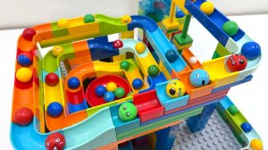 БЕЗУМНАЯ игра LEGO Duplo Забег шариков! Гонка на скоростном лифте и мега спиральная петля!
