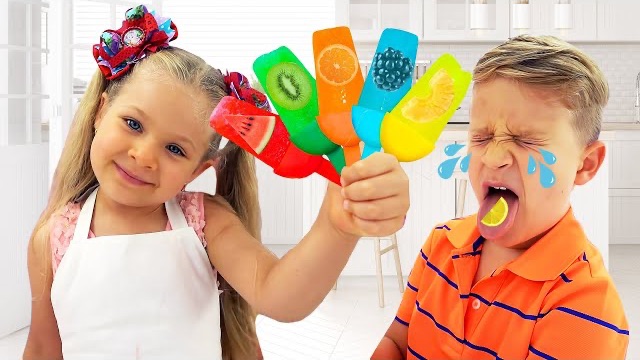 Делаем фруктовое мороженое 🍧🍓🍎🍉 смотреть онлайн